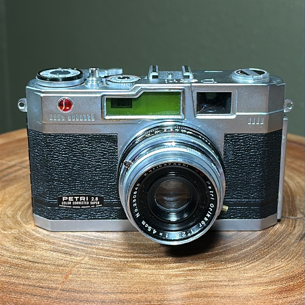 PETRI 2.8 Color Corrected Camera

❌❌FOR PARTS/DISPLAY - READ DESC!❌❌
